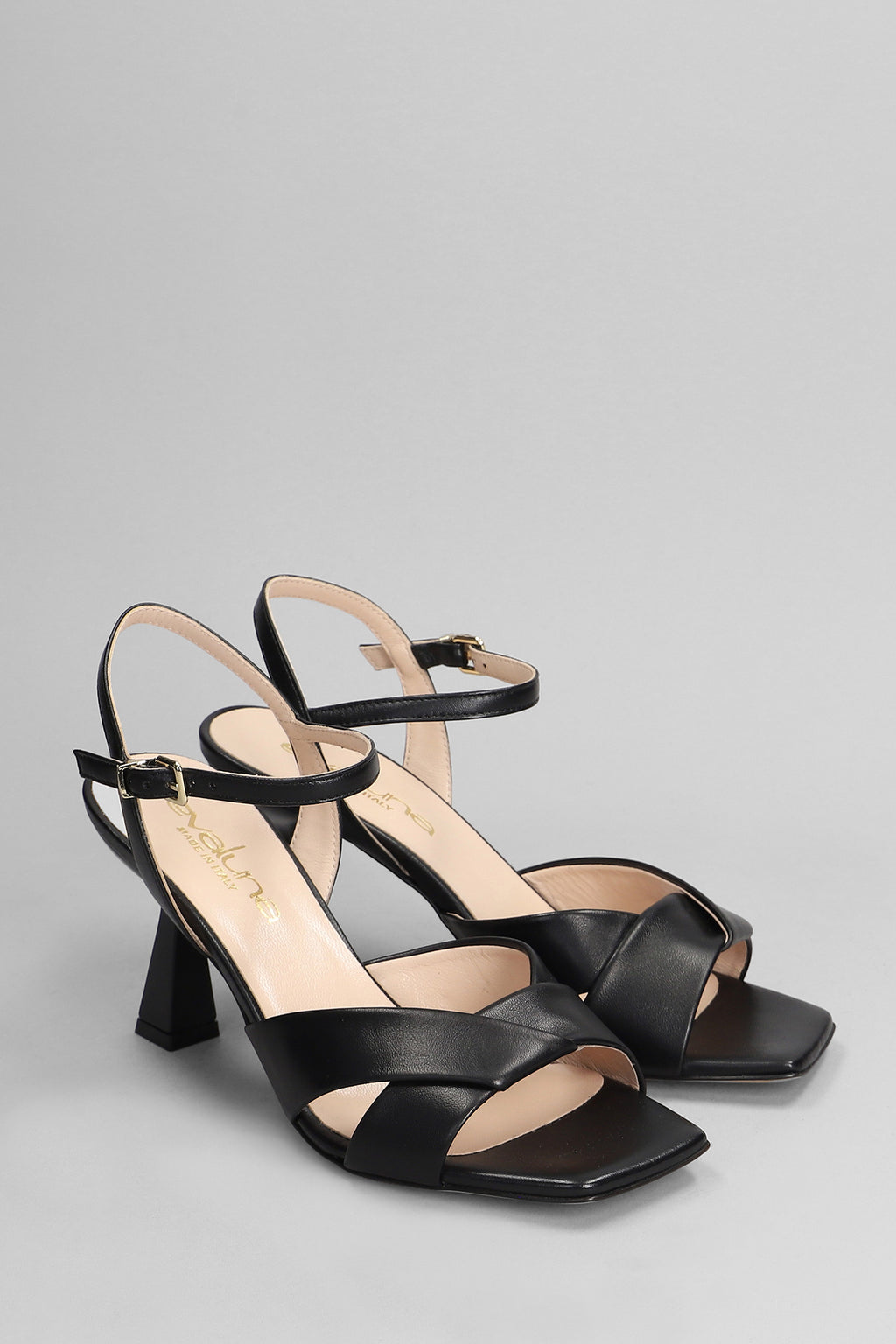 Evaluna Black sandal - with woven upper 