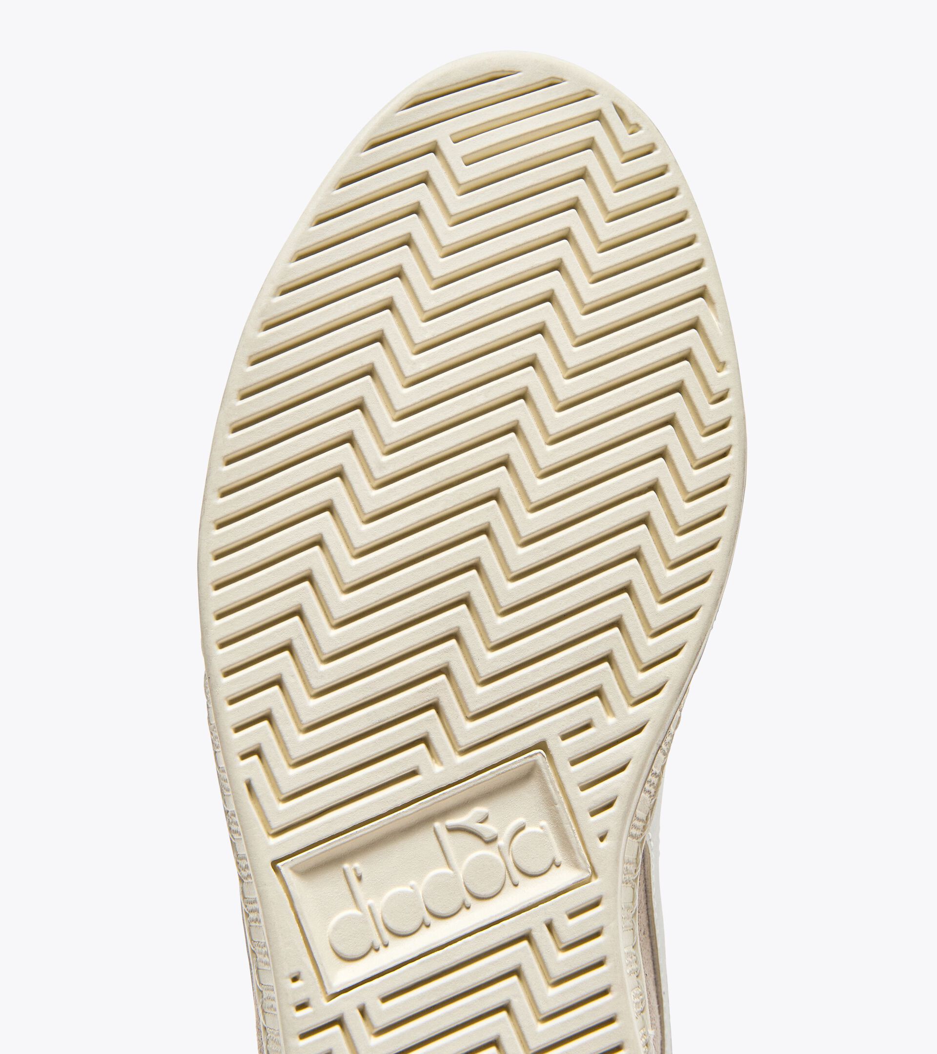 DIADORA GAME L LOW WILDLEDER GEWACHST SILBERGRAU