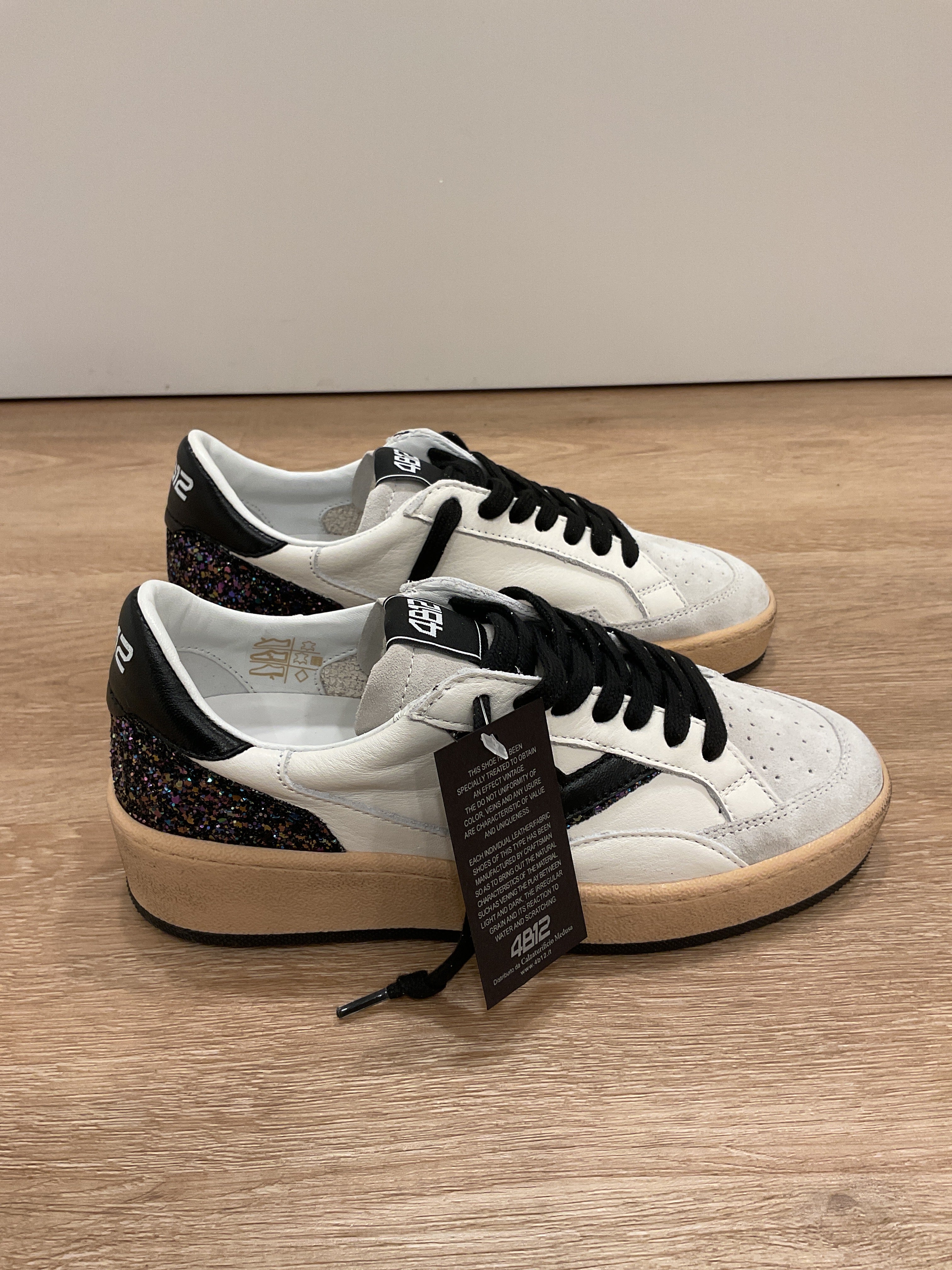 4B12 - Sneakers Playnewsky - D235 col. Black/White