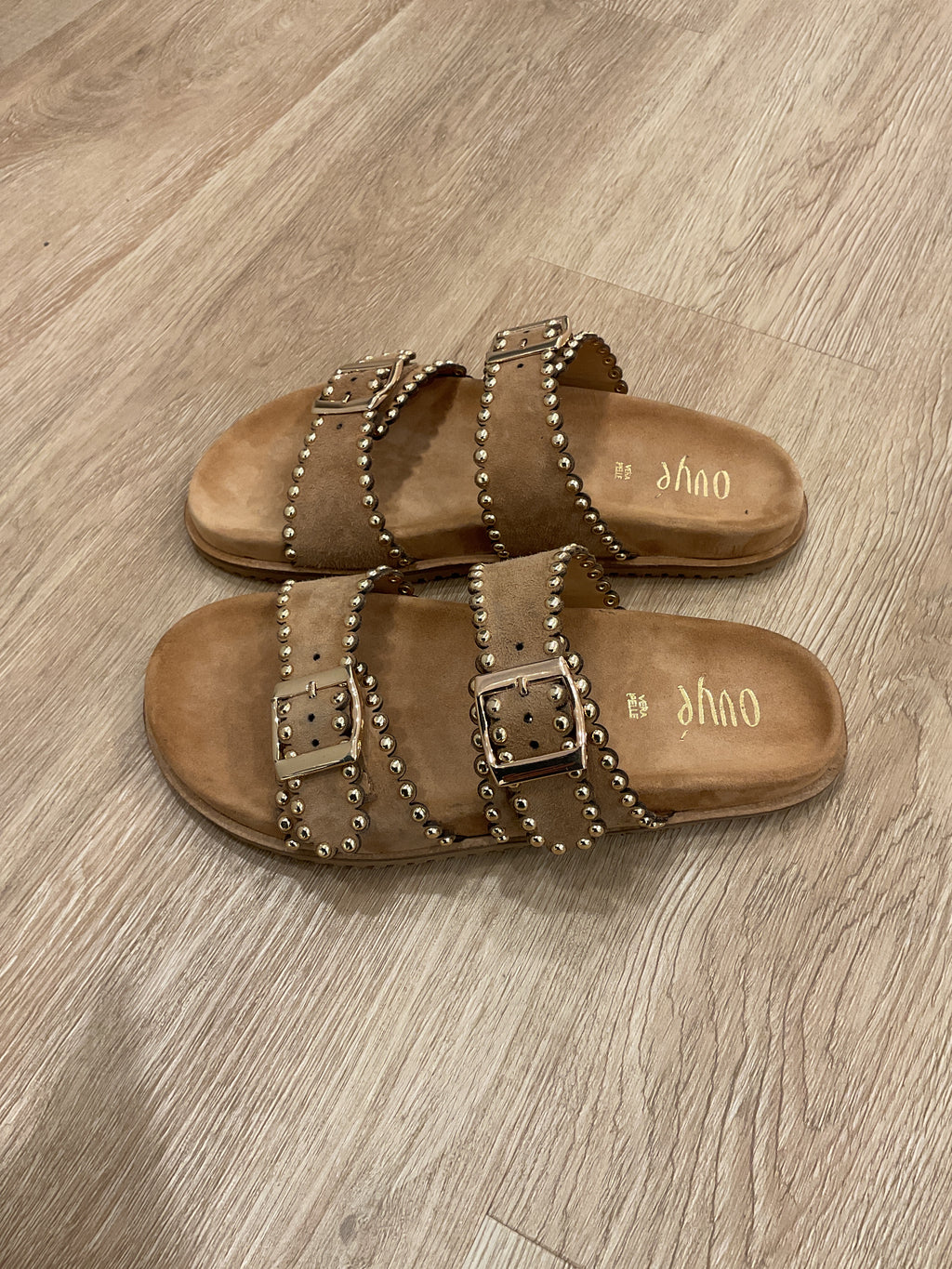 Ovyé - Sandalo ciabatta Mirror suede col. Beige