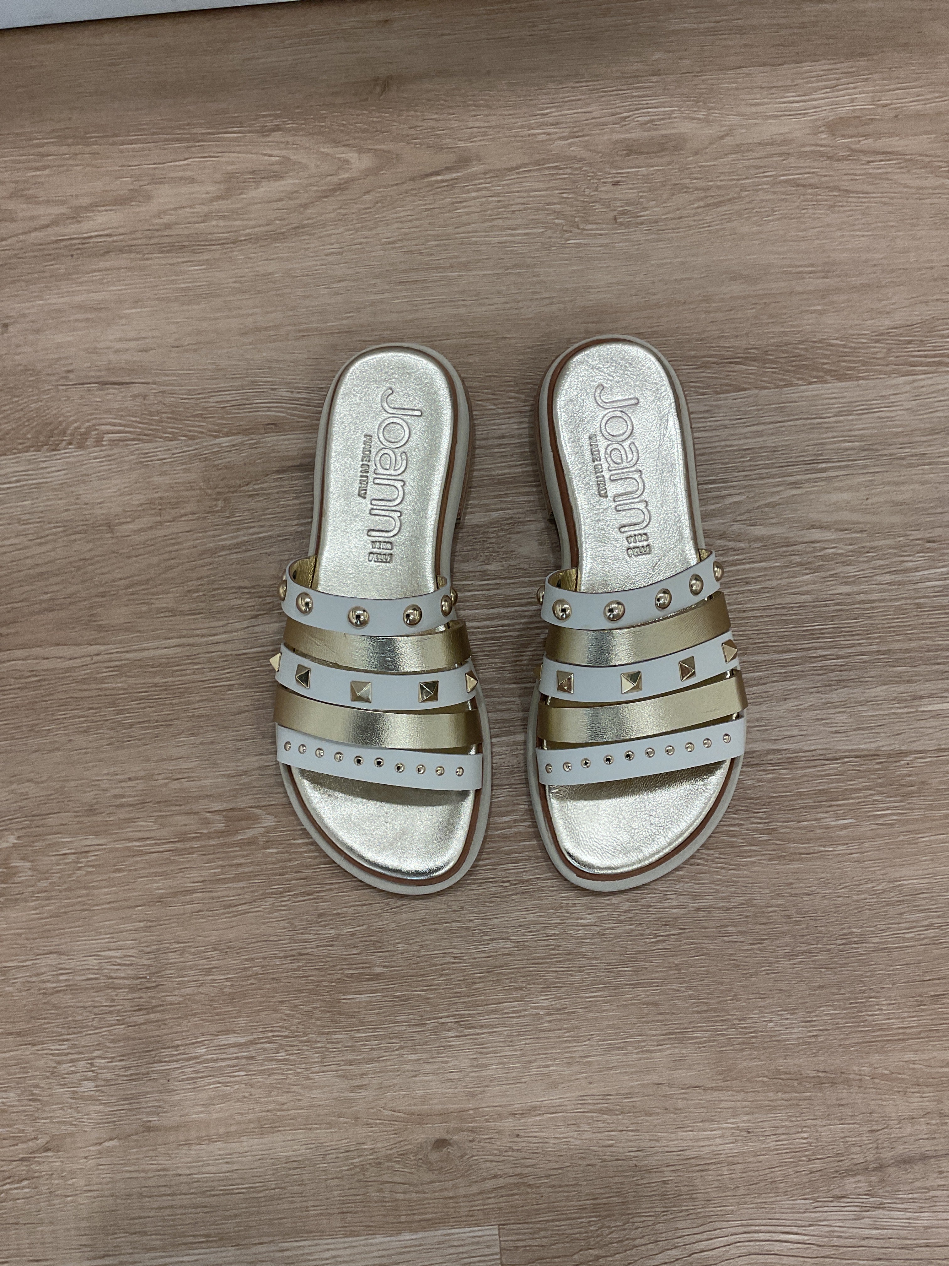Joann - Sandalo/ciabatta in pelle Mod. Tampa laminato dorato