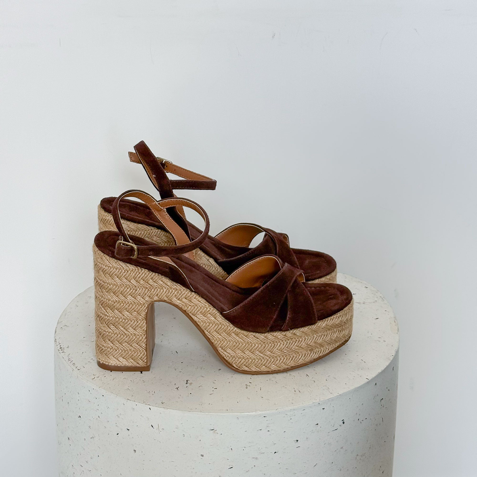 Ovyé - Sandalo camoscio con plateau col. Testa moro