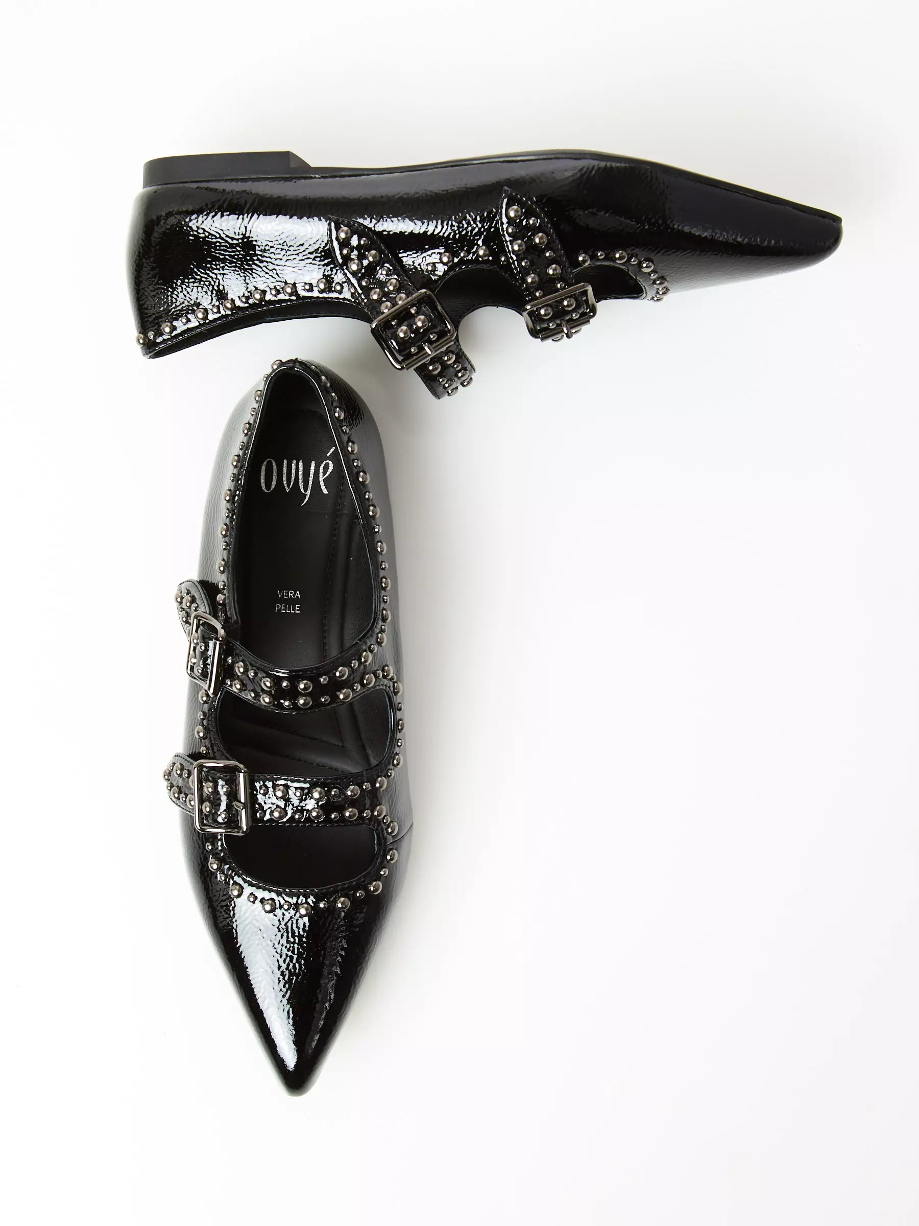 Ovyé - Scarpa bassa fibbie Naplack col. nero