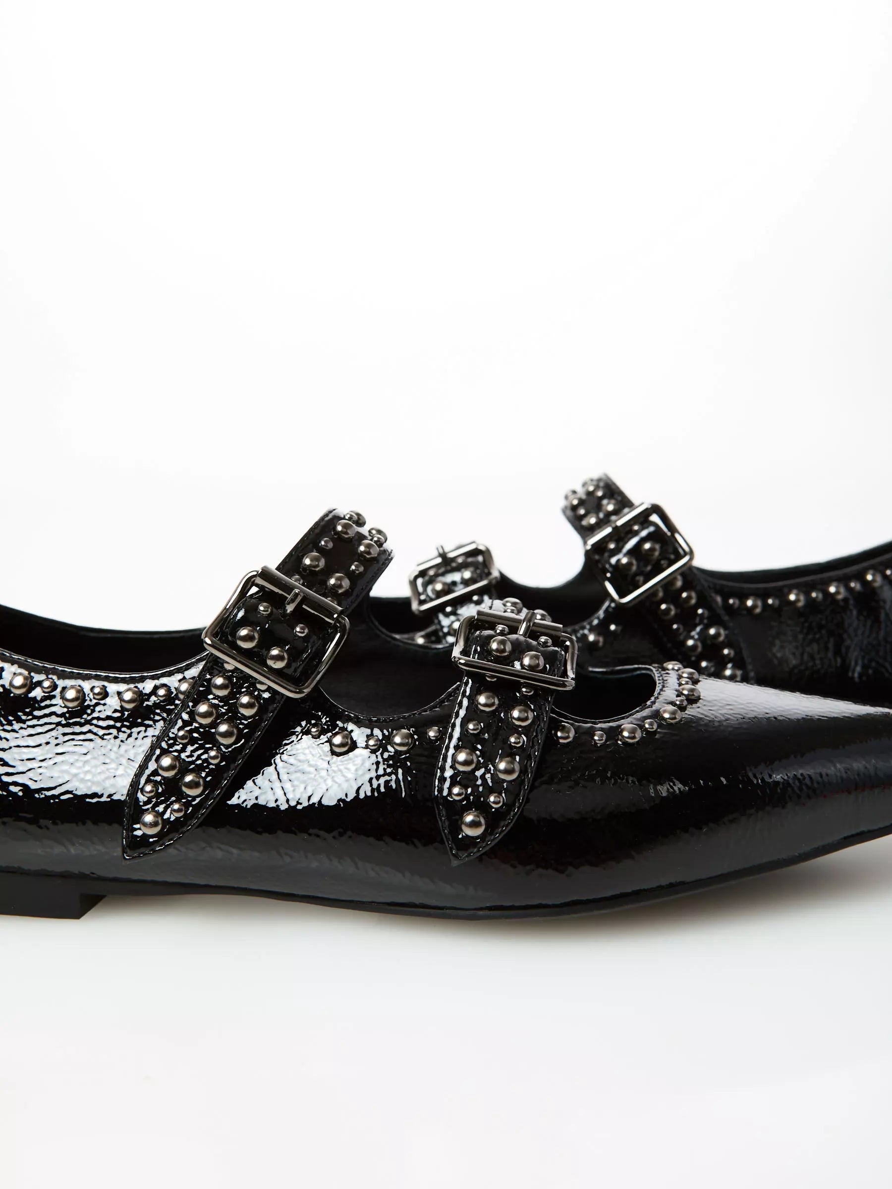 Ovyé - Scarpa bassa fibbie Naplack col. nero