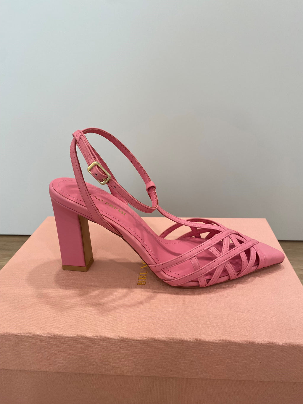 Bruno Premi Nappasandale in der Farbe Confetto