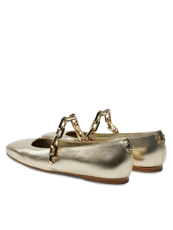 Guess - Ballerina in pelle con accessorio catena col. Gold