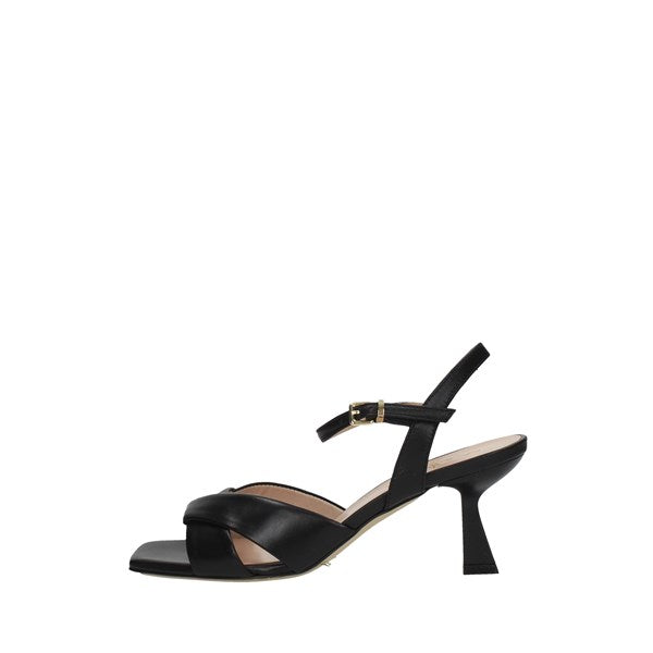 Evaluna Black sandal - with woven upper 