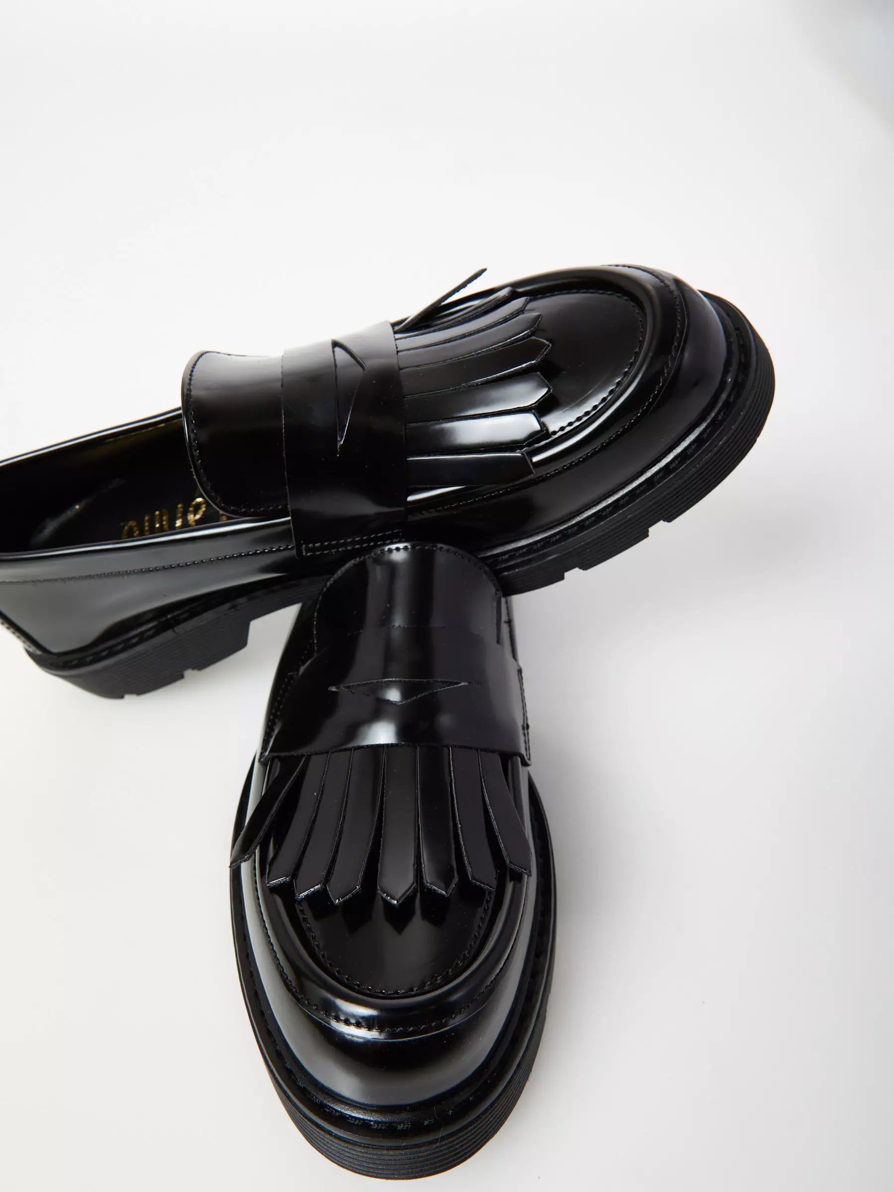 Ovyé - Deia fringed moccasin
